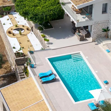 Dell Villa *